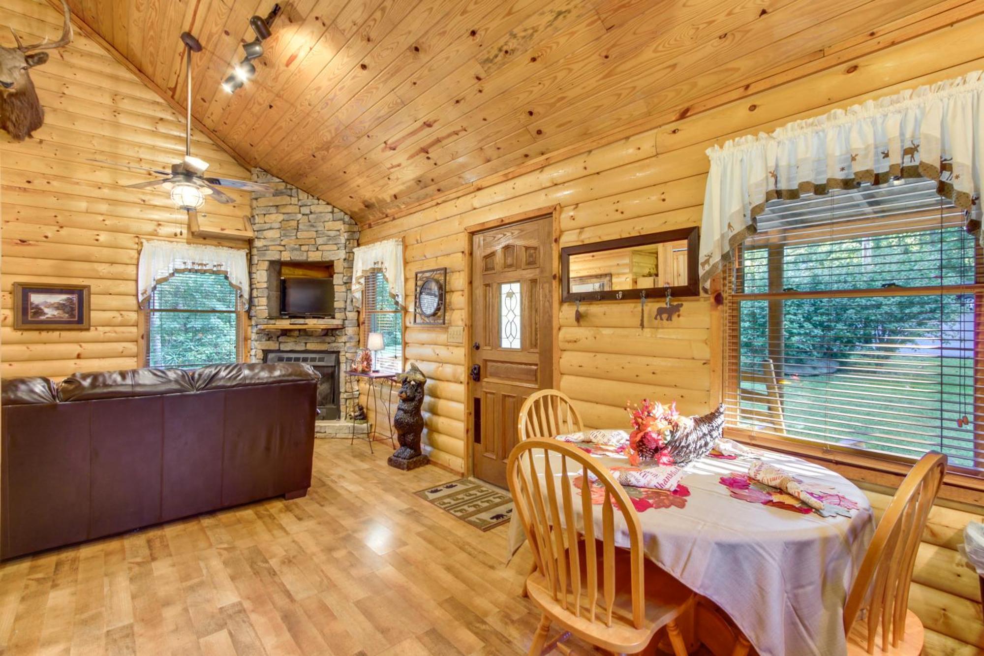 Pet-Friendly Cosby Log Cabin With Backyard And Porch! المظهر الخارجي الصورة
